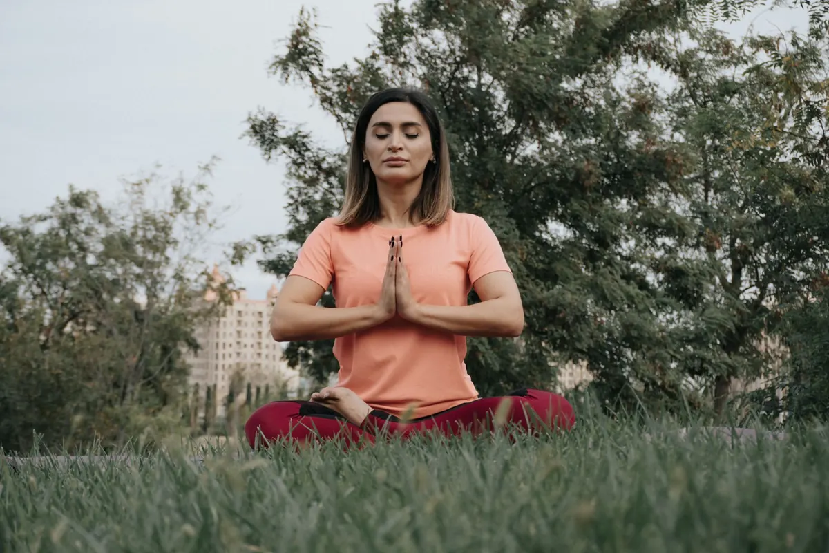 Mindfulness vs Meditation: Understanding the Key Differences